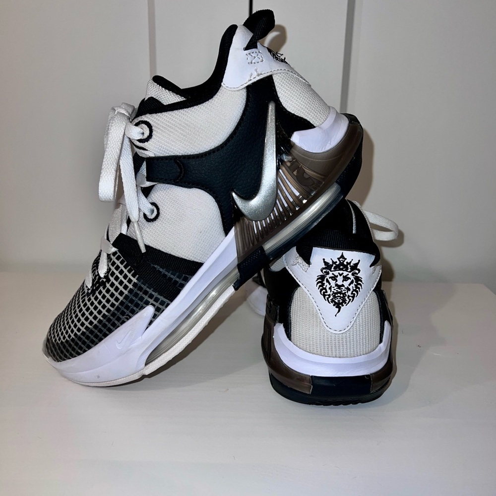 Nike LeBron Witness 7 Black and White Basketball shoes